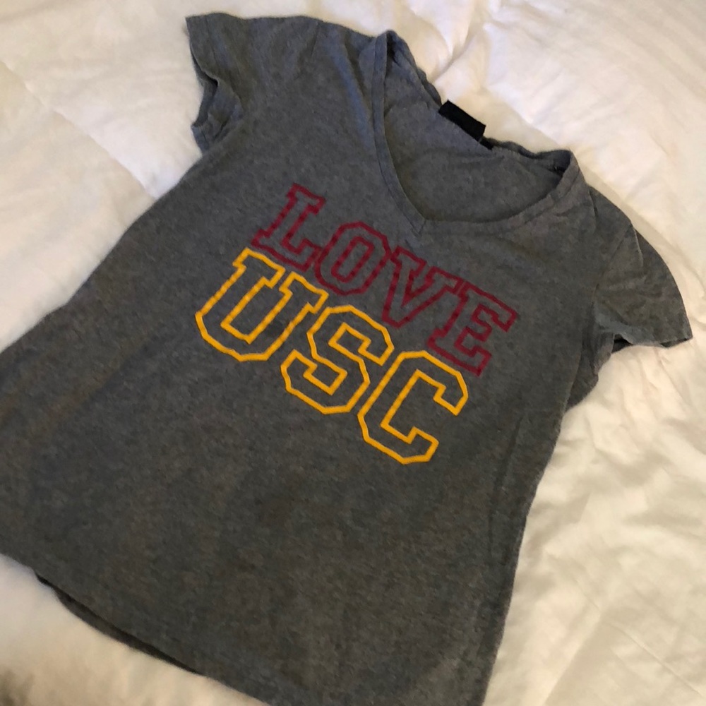 USC vneck fits small/medium women